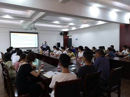 说明: D:\2019年工作\个人事务\Kersten教授\德国美恩茨大学Micheal Kersten教授应邀来寸止挑战
做讲座报告\德国美恩茨大学Micheal Kersten教授应邀来寸止挑战
做讲座报告\Kersten教授讲座报告现场一.jpg